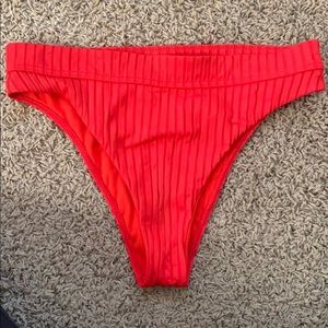 BILLABONG mid waisted bikini bottoms